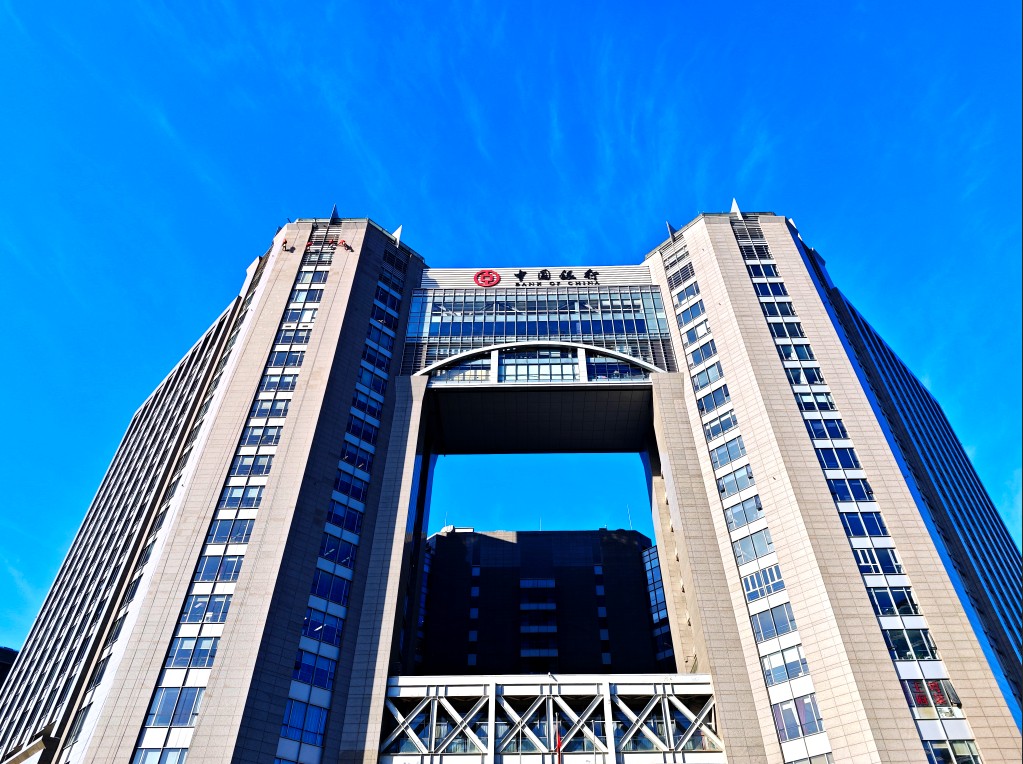 【天美影院環境·凱恒中心外牆清洗】外牆清洗的一些選擇和方法